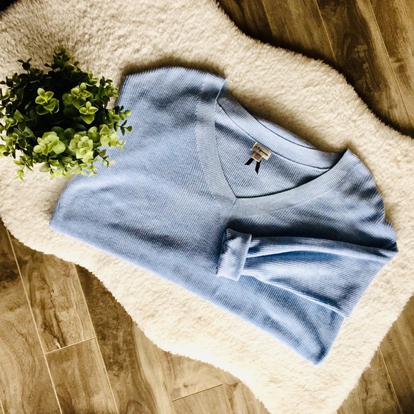 🐠baby blue top 🐠